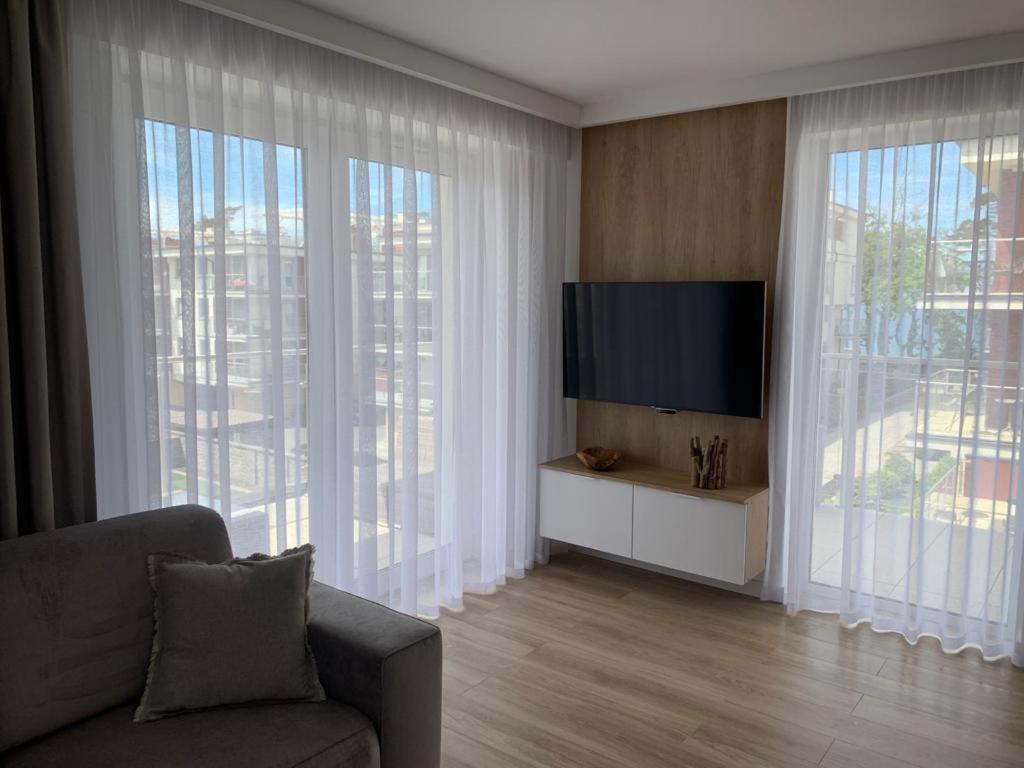 Apartament Nadmorski Z Basenem Klifowa Rewal Bagian luar foto