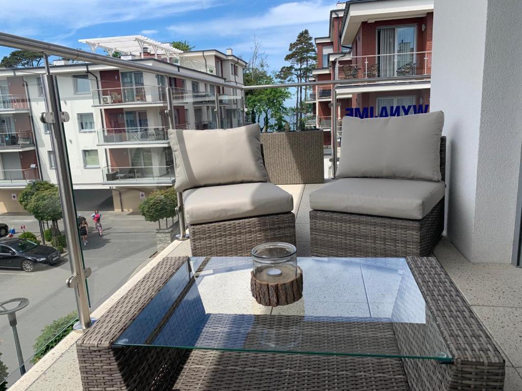 Apartament Nadmorski Z Basenem Klifowa Rewal Bagian luar foto