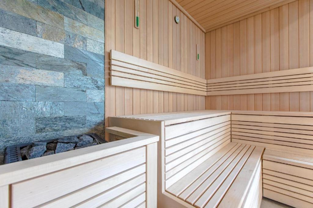 Apartament Nadmorski Z Basenem Klifowa Rewal Bagian luar foto