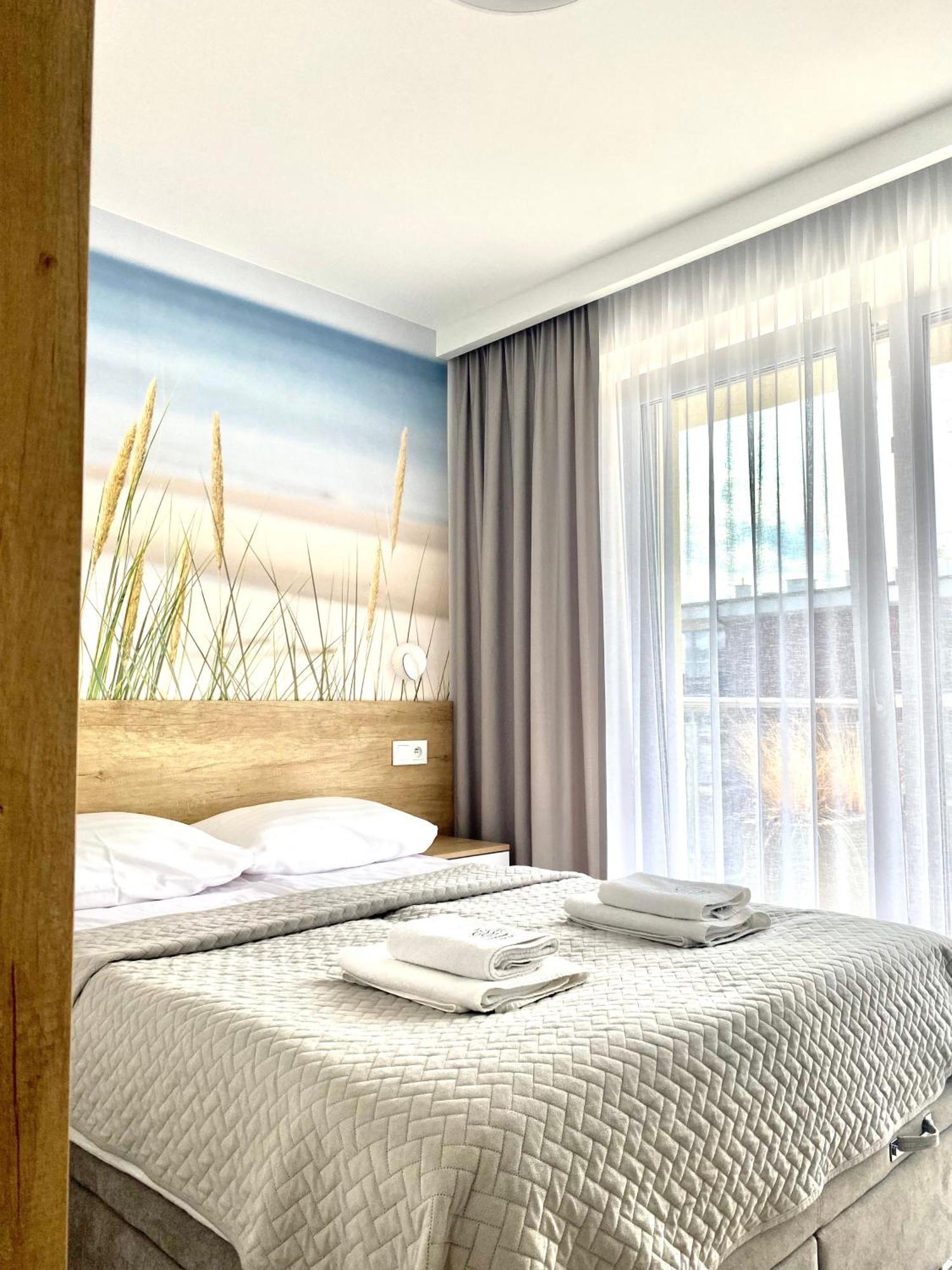 Apartament Nadmorski Z Basenem Klifowa Rewal Bagian luar foto