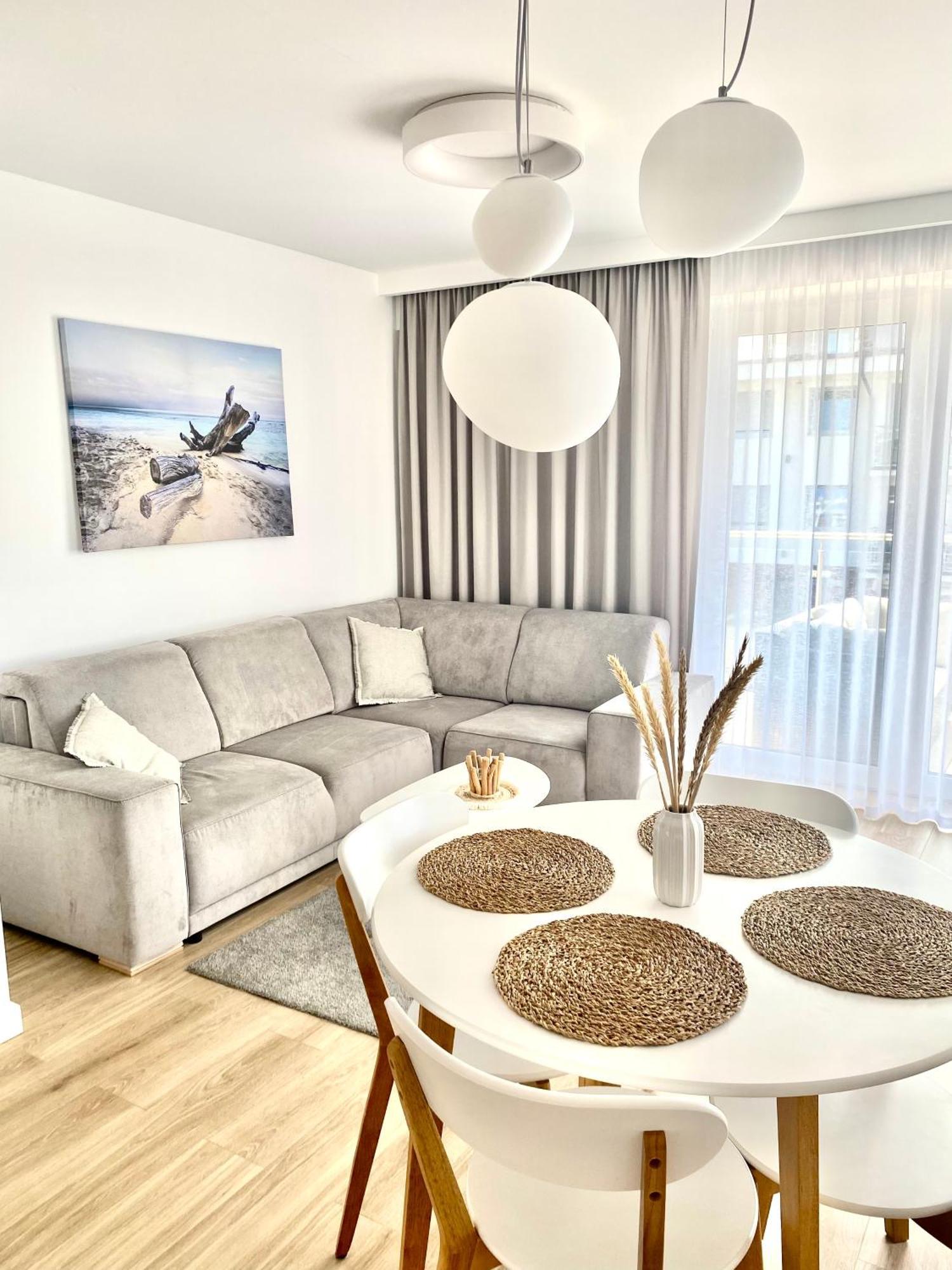 Apartament Nadmorski Z Basenem Klifowa Rewal Bagian luar foto